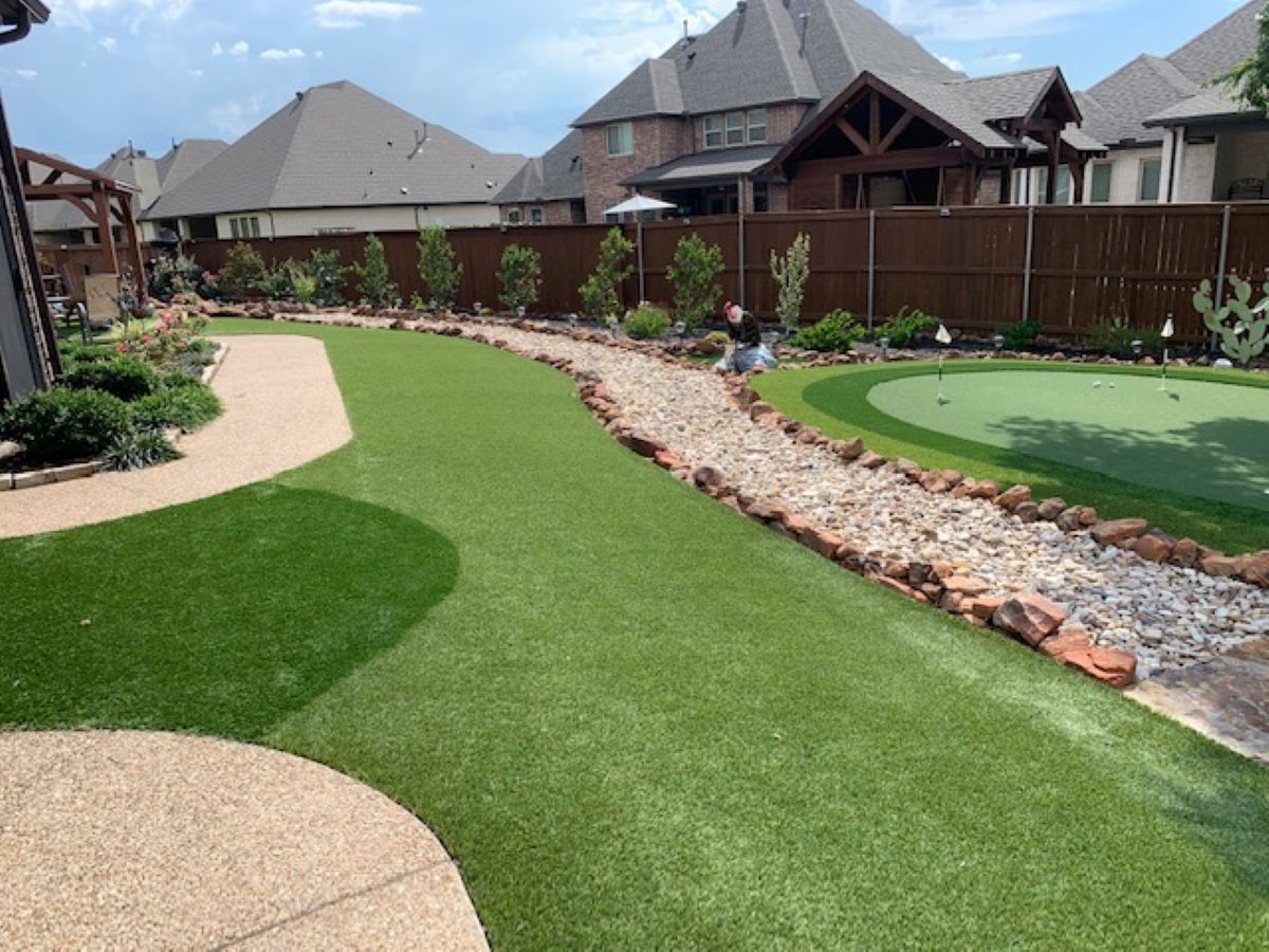 Artificial turf installation Dallas Texas and Custom Putting Greens.